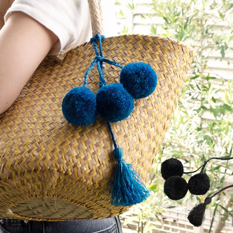 ラフィアのポンポンチャーム