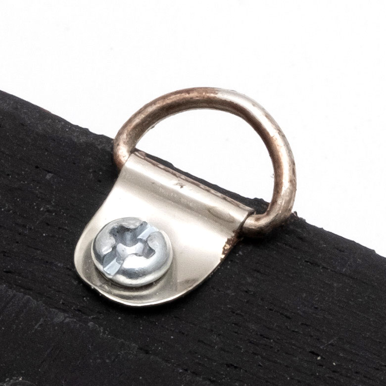 背面にはディーカンのフック付き