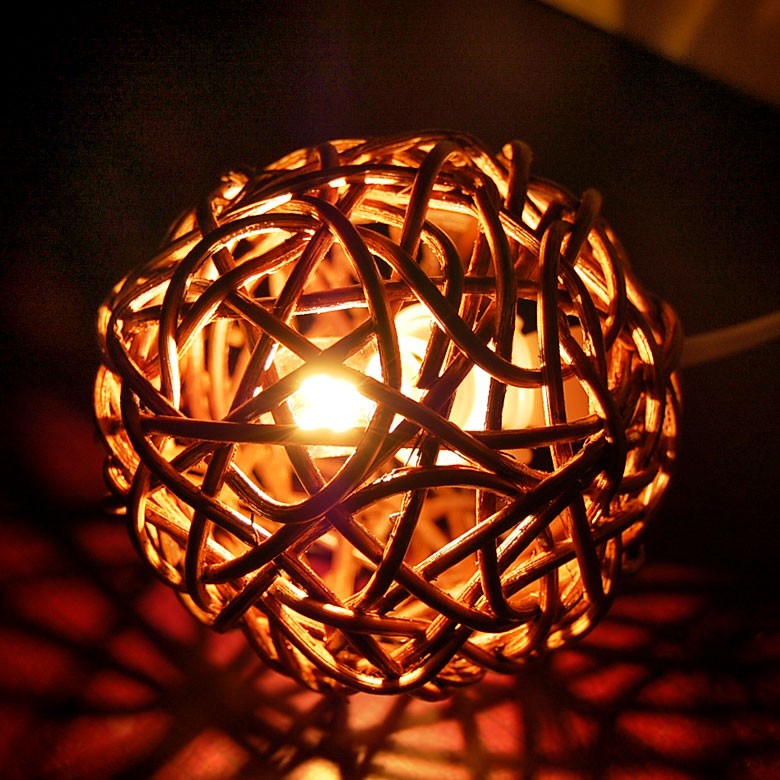 ラタン素材ならではのあたたかみ