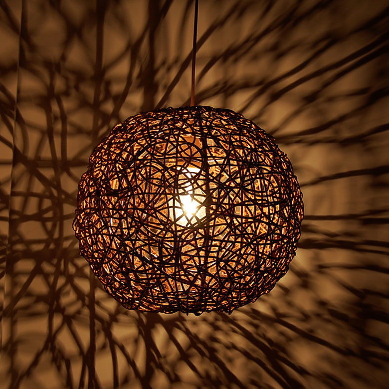 アジアンデザインランプ 幻想的な光と影はアジアンならでは