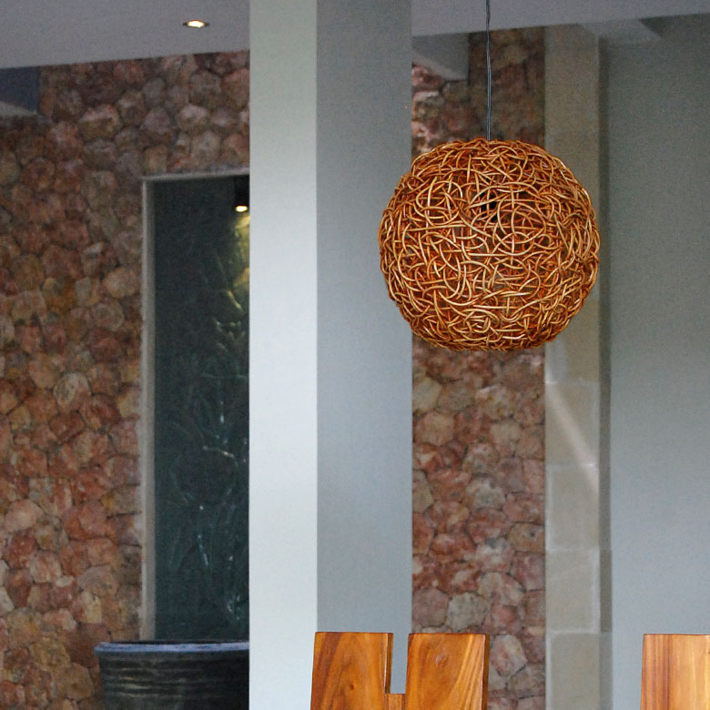 ラタン素材ならではのあたたかみ