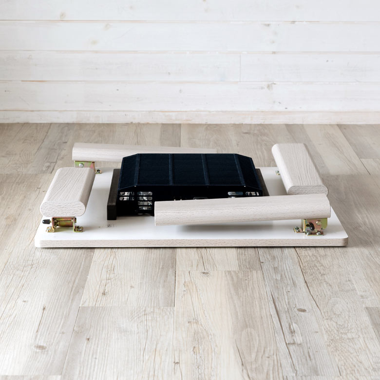 折りたためるから収納時も省スペース！