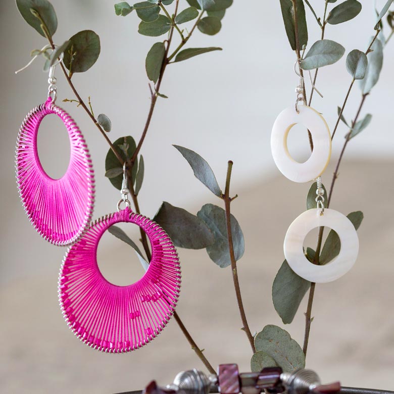 お気に入りのピアスは見せる収納でかしこく整頓