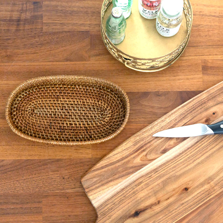 キッチンの小物を入れるトトレイとしても