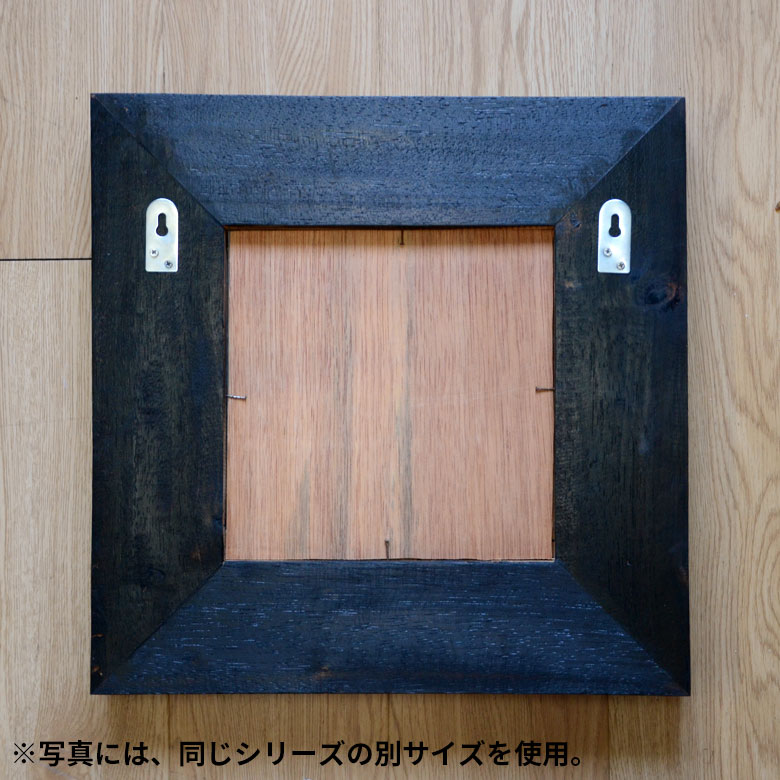 立体的にデザインされたチークウッドのデコレーション