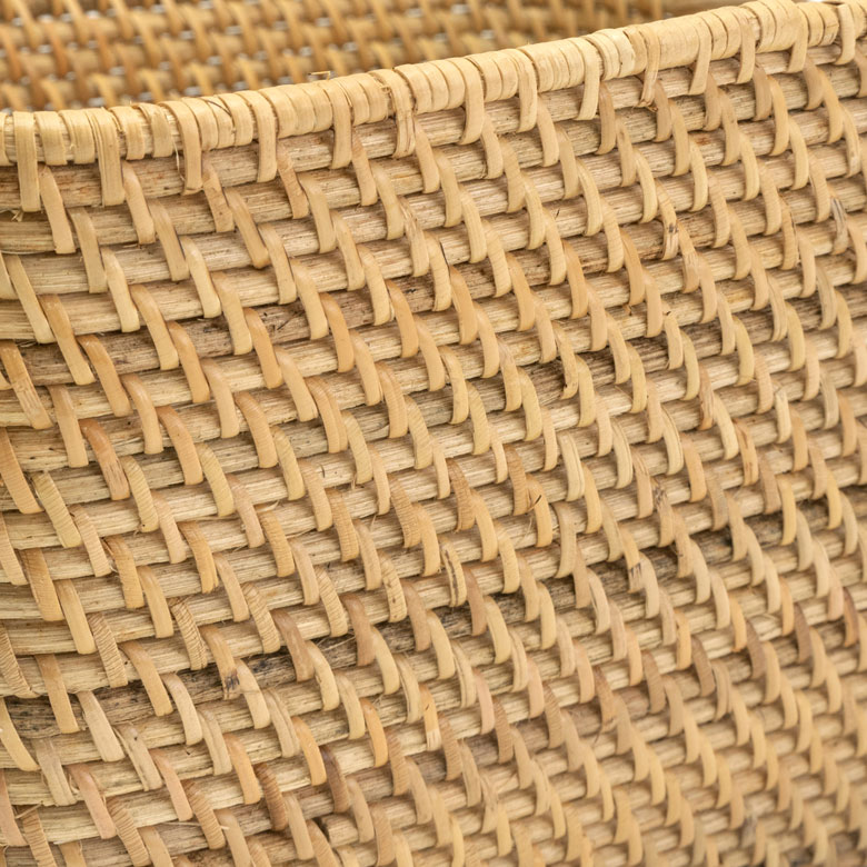 職人によって丁寧に編まれた、美しい編み目