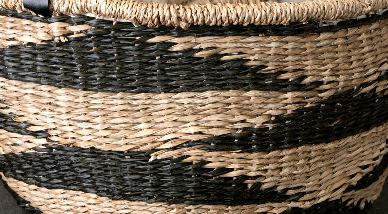 職人の手作業による美しい編み目