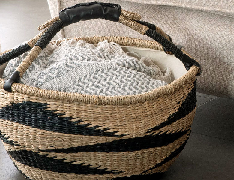 プランターみたいに使って、お気に入りのグリーンや季節のお花を楽しんで