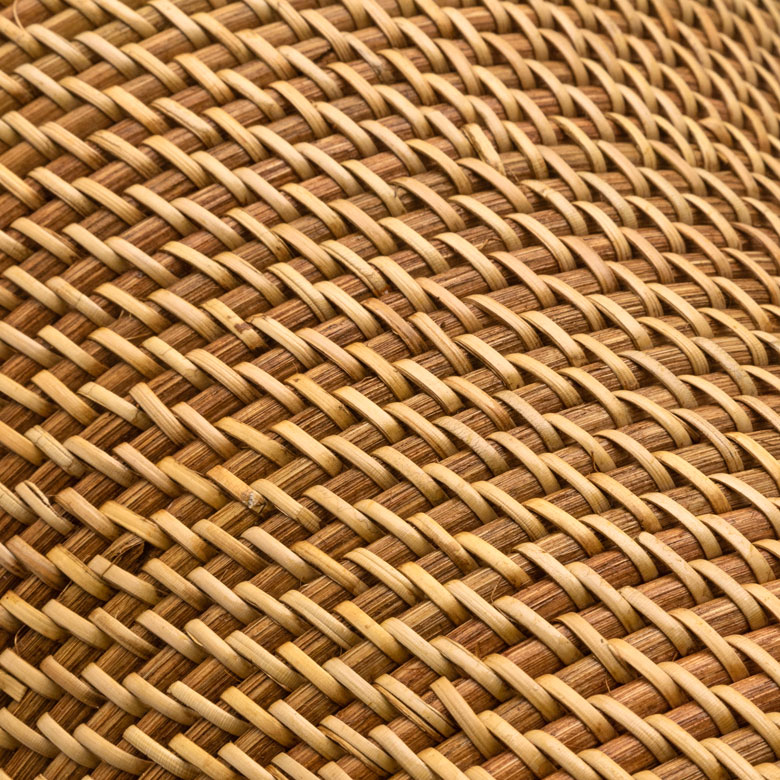 職人によって丁寧に編まれた、美しい編み目