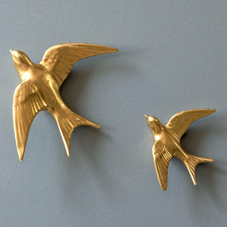 グレーの壁紙にもよく合います