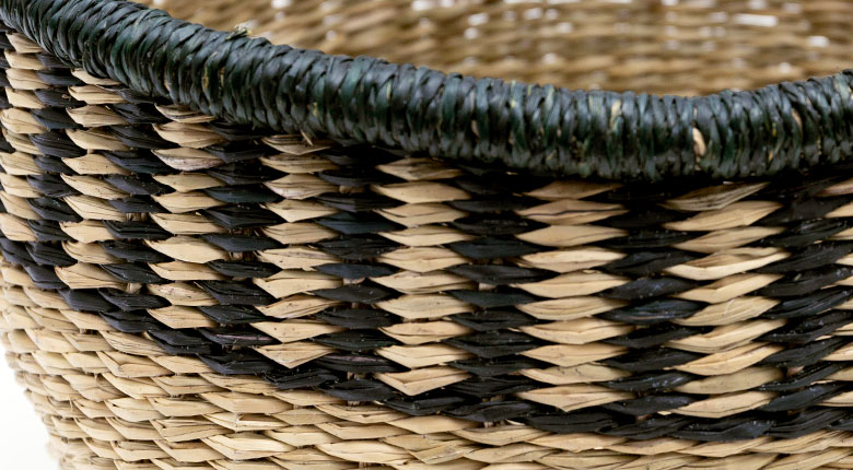 職人の手作業による美しい編み目