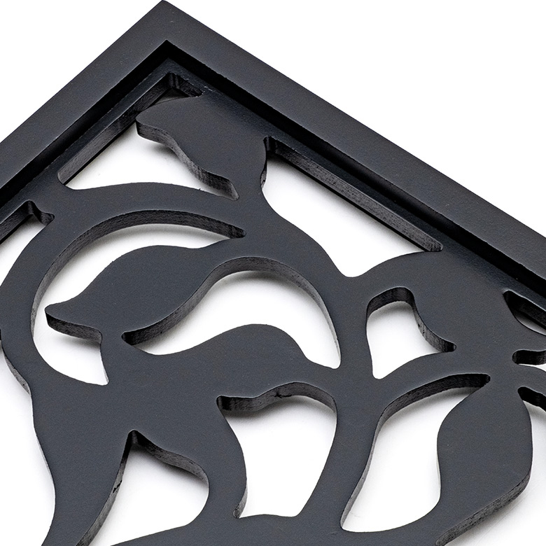 落ち着きのある黒が、モダンな雰囲気