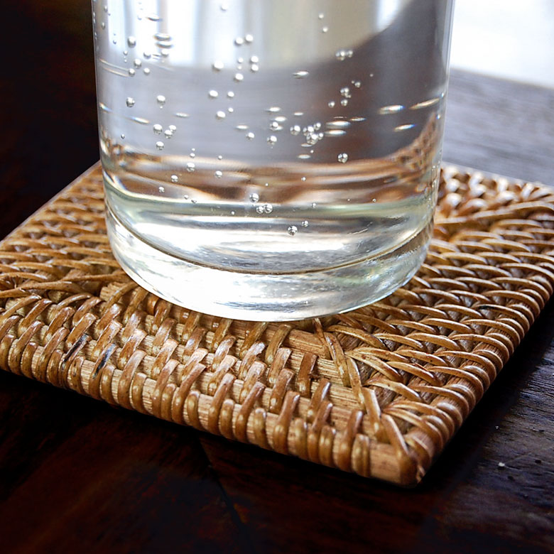 ハンドメイドならではの温もりを感じるコースター