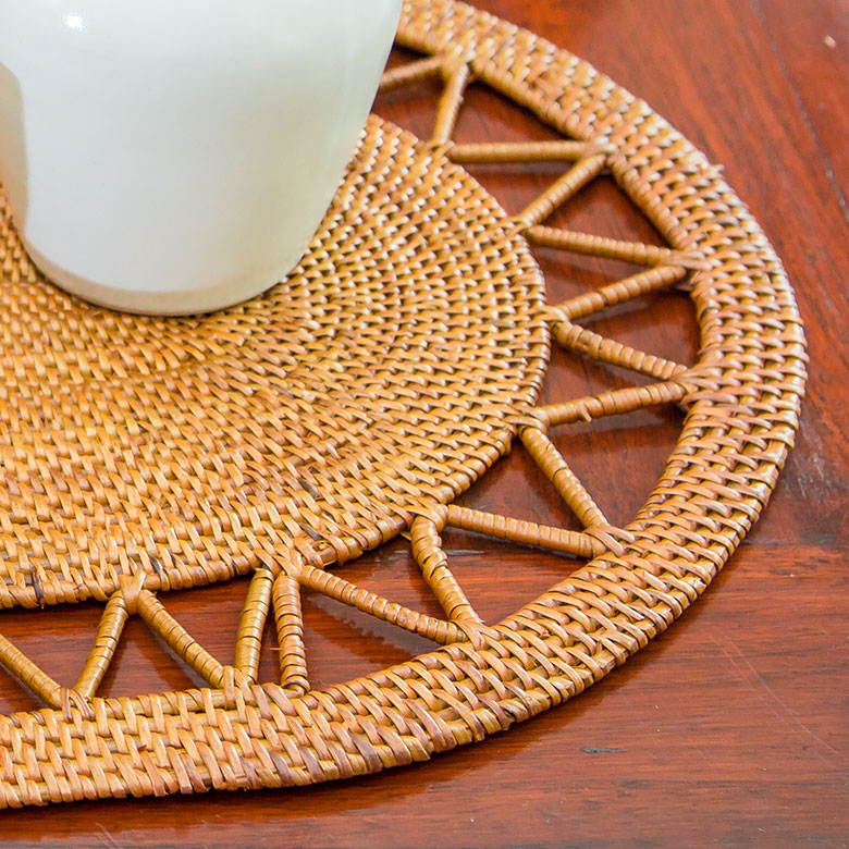 透かし編みを活かしたコーディネート