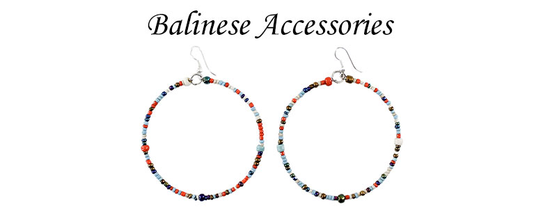 リゾート気分をお手軽に。カラフルビーズのフープピアス