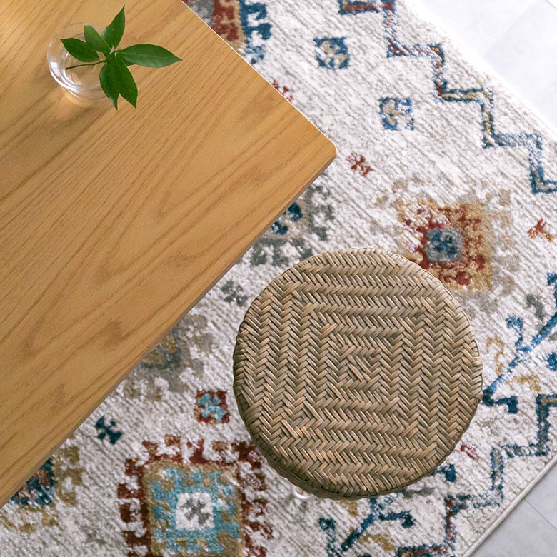 ディスプレイ台のようにグリーンを飾るのも素敵！