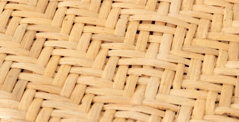 丁寧な仕上がりの編み目が美しいラタンの座面