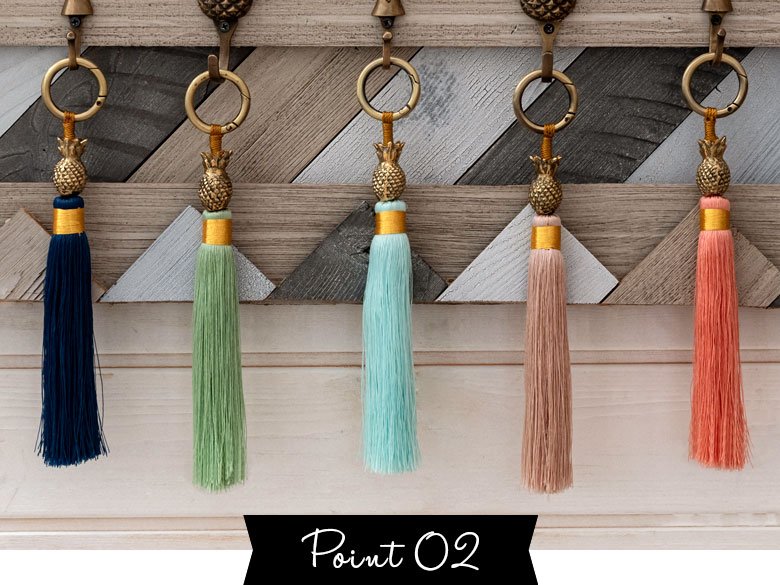 カラフルでボリュームのあるタッセルは全て職人の手作り