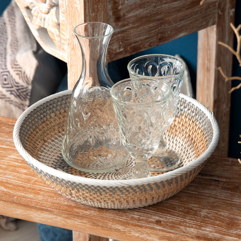 ボーダー柄のバスケットトレイ