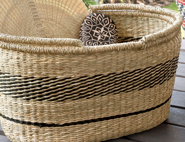 どんなお部屋にも合うシンプルなラインデザイン