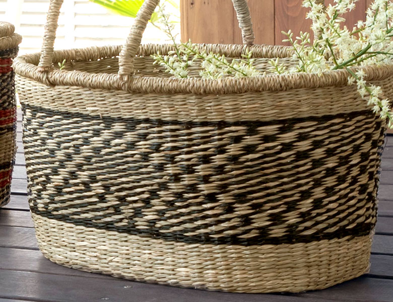 リズム感のあるデザインが美しいチェックデザイン