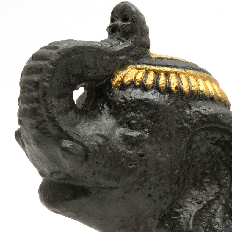 バリ島のセメントで作られていて、重厚感のある存在感バツグンのアイテム