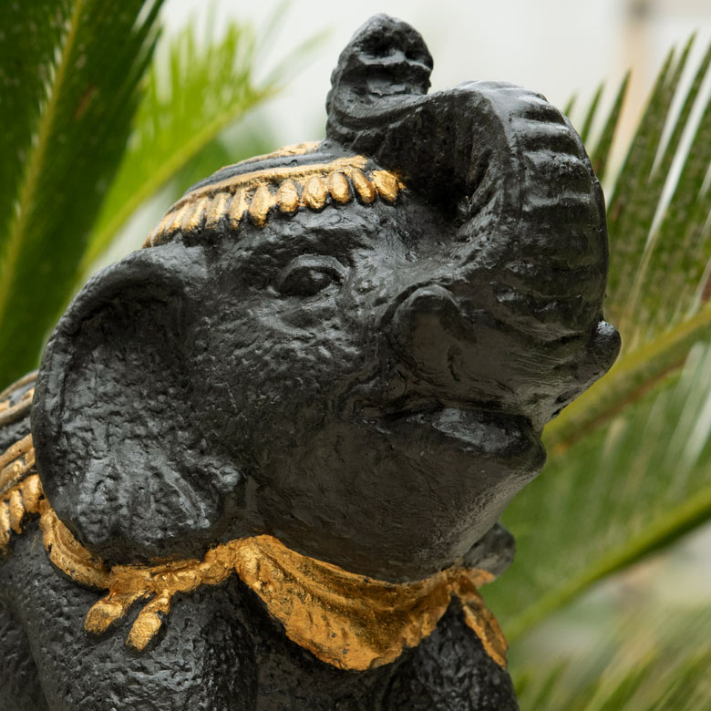 バリ島の職人が手作りで作ったこだわりの逸品