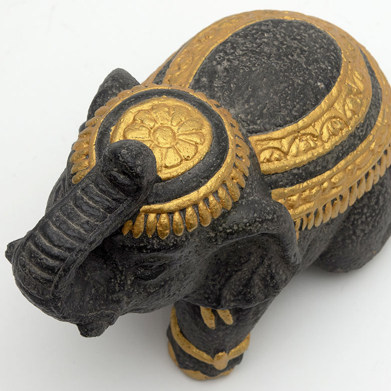 玄関先やリビングのインテリアとしてアジアンな雰囲気をぐっと盛り上げてくれます