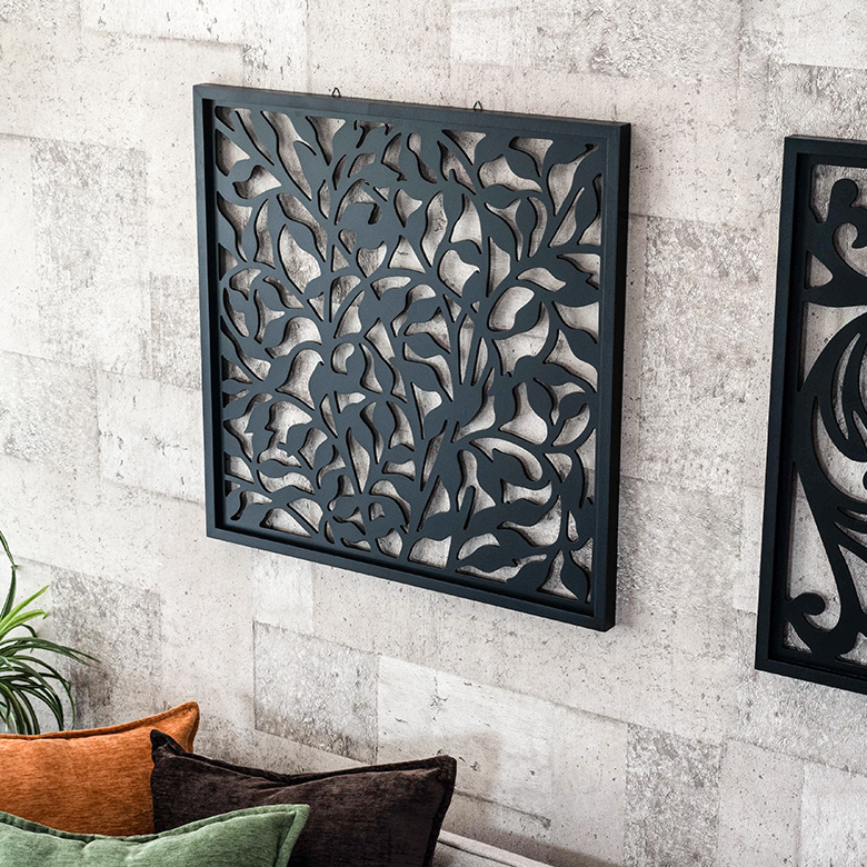 柄違いを複数枚飾ってインテリアをワンランクアップ