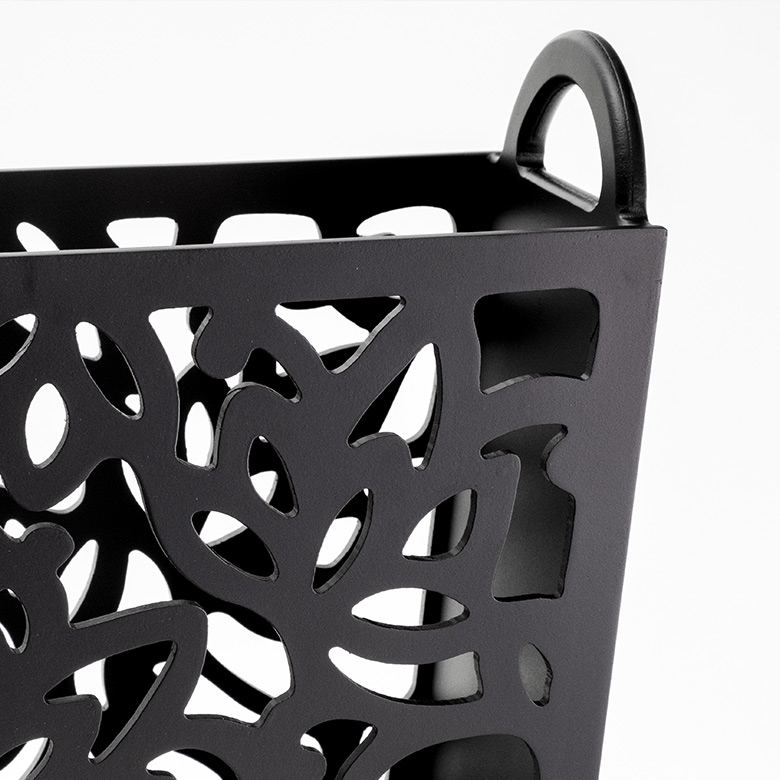 ロータスの透かし彫り