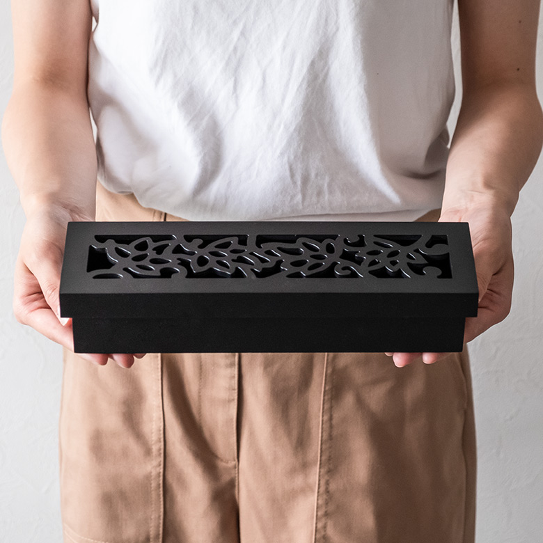 手に持つとこれくらいのサイズ