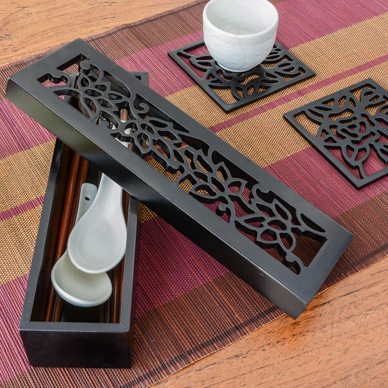 透かし彫りでコーディネート