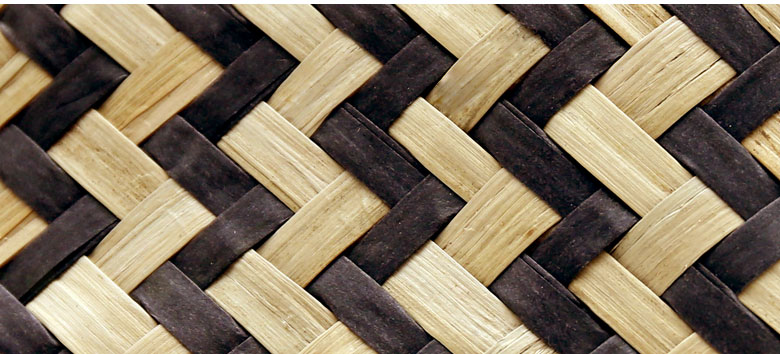 シーグラスのナチュラルな質感のバスケット。