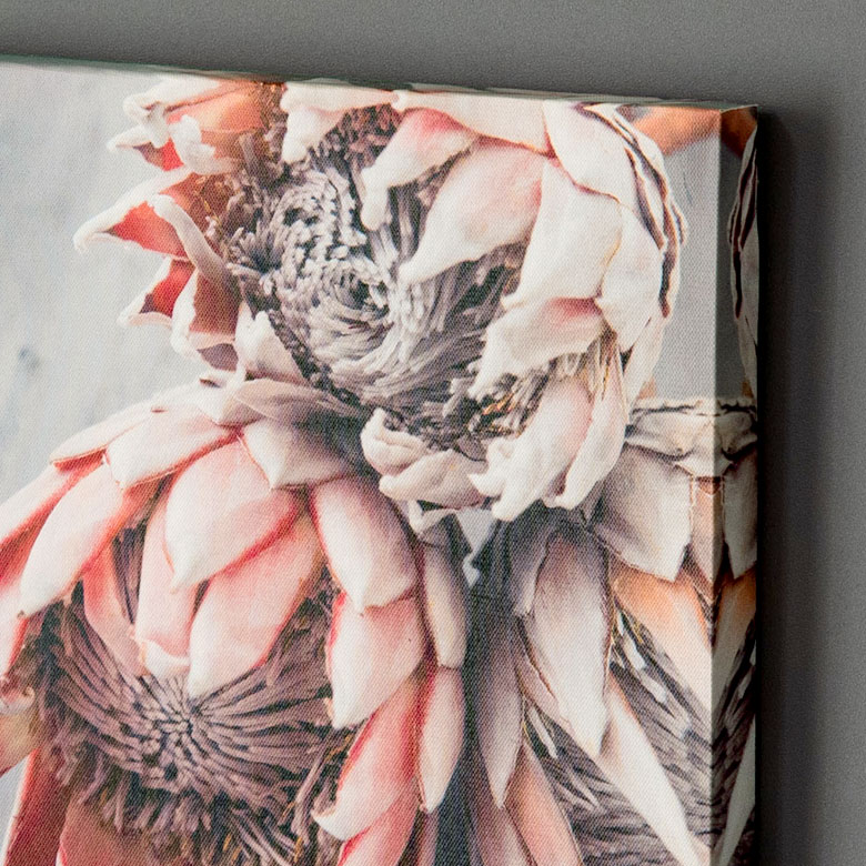 サイドまで写真プリントした壁掛けパネル。