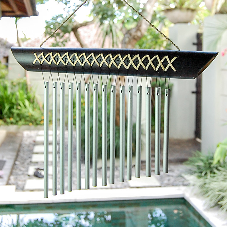 竹とステンレスで出来たウインドチャーム