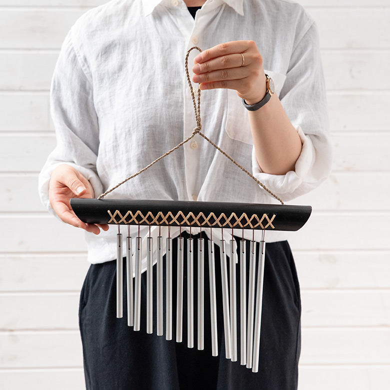 手に持つとこれくらいのサイズ