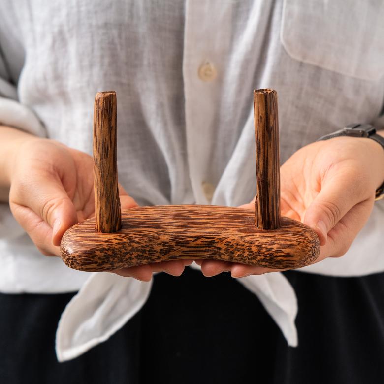 手に持つとこれくらいのサイズ