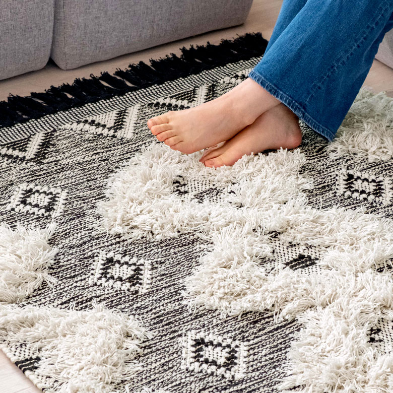 ぎゅっと繊維を詰めて織られていて、さらっとした肌ざわり