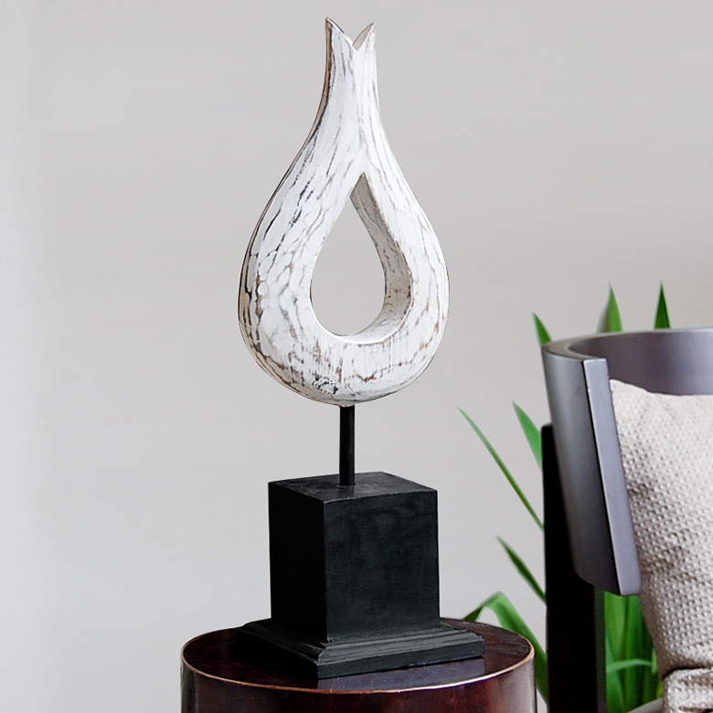 バリ島のセンシビリティーを感じる木製オブジェ