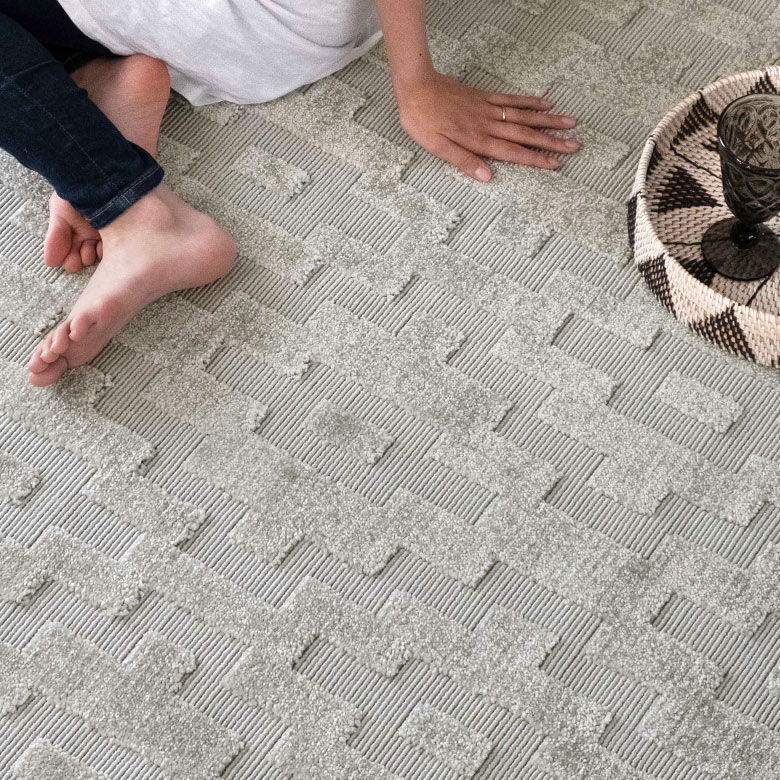 ぎゅっと繊維を詰めて織られていて、さらっとした肌ざわり