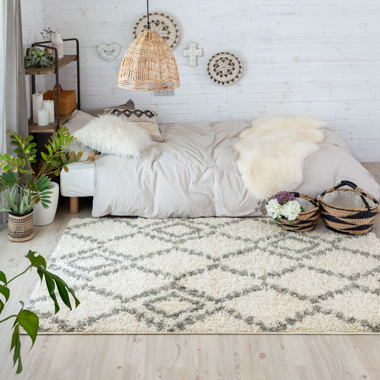 ホワイトでまとめた爽やかなBOHOスタイルなお部屋