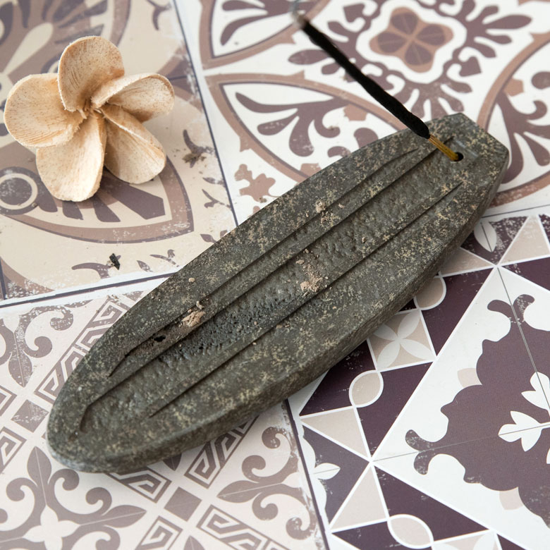 溝があるデザインだから、灰をしっかりキャッチ！