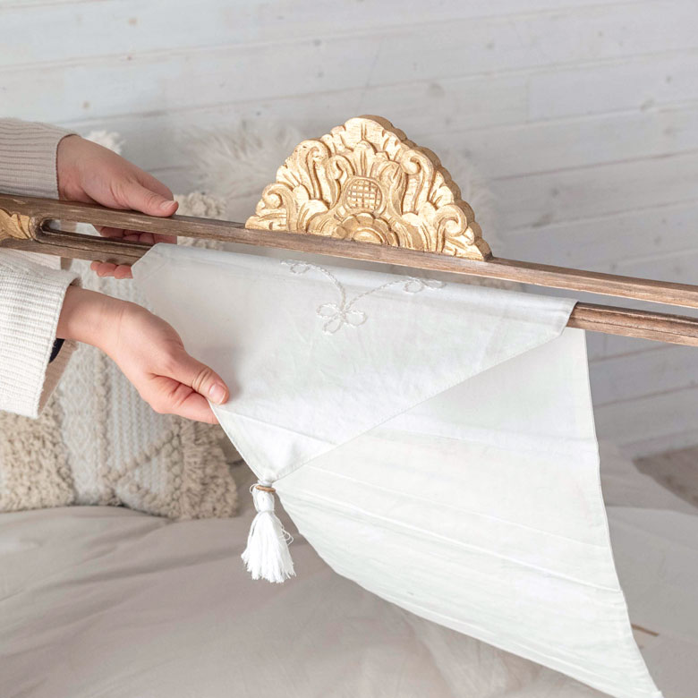 スリット部分の幅は、58cm