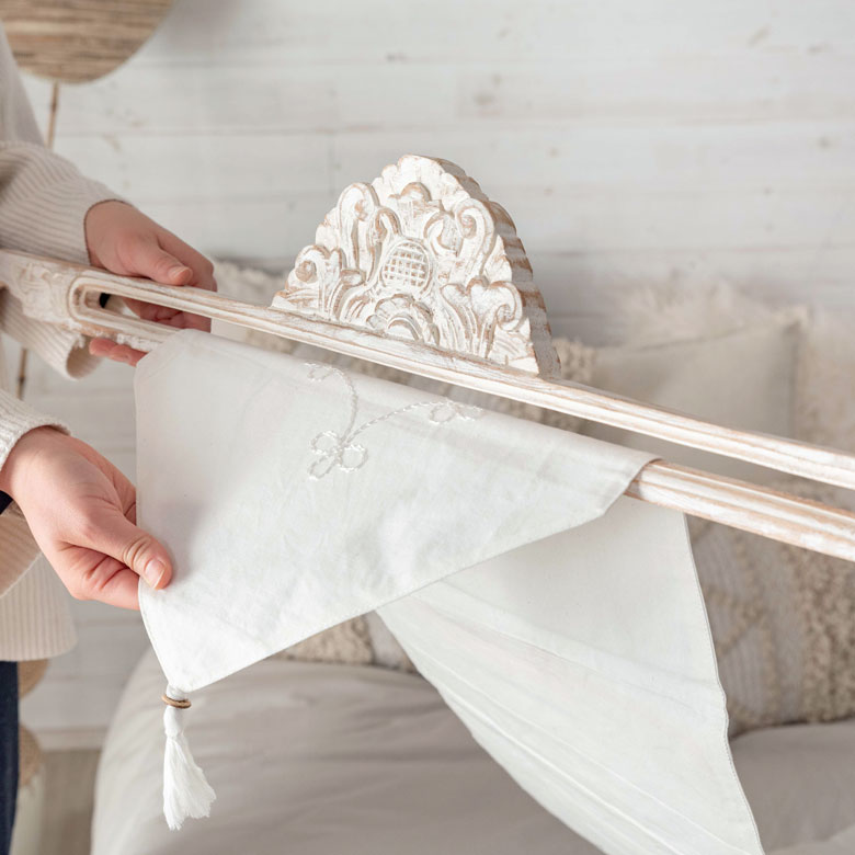 スリット部分の幅は、58cm