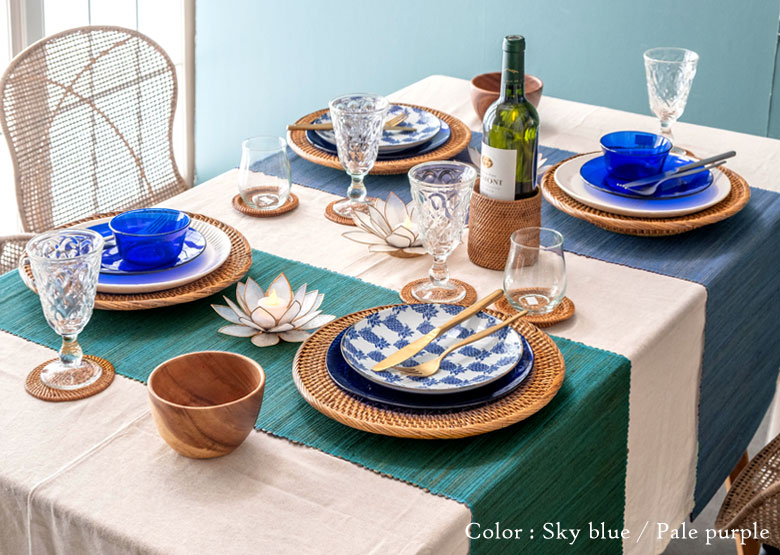 寒色のテーブルランナーを使った西海岸テーブルコーディネート
