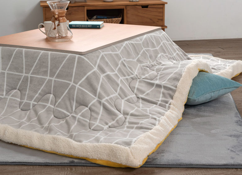 おしゃれな幾何学模様のこたつ布団。