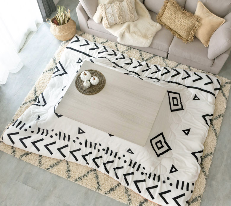 洋室インテリアにも馴染むこたつ。