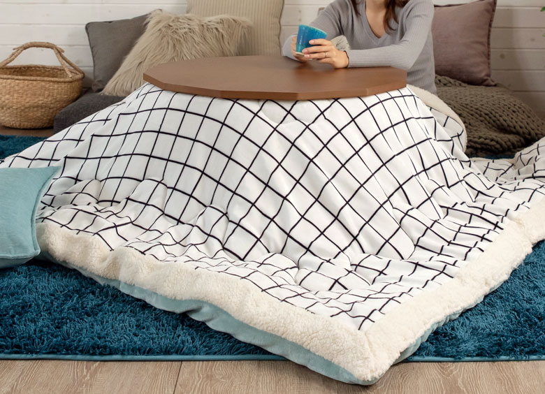 おしゃれなグリッド柄のこたつ布団。