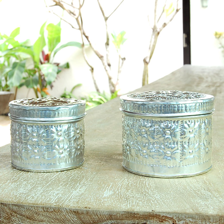 MとLの２サイズ展開