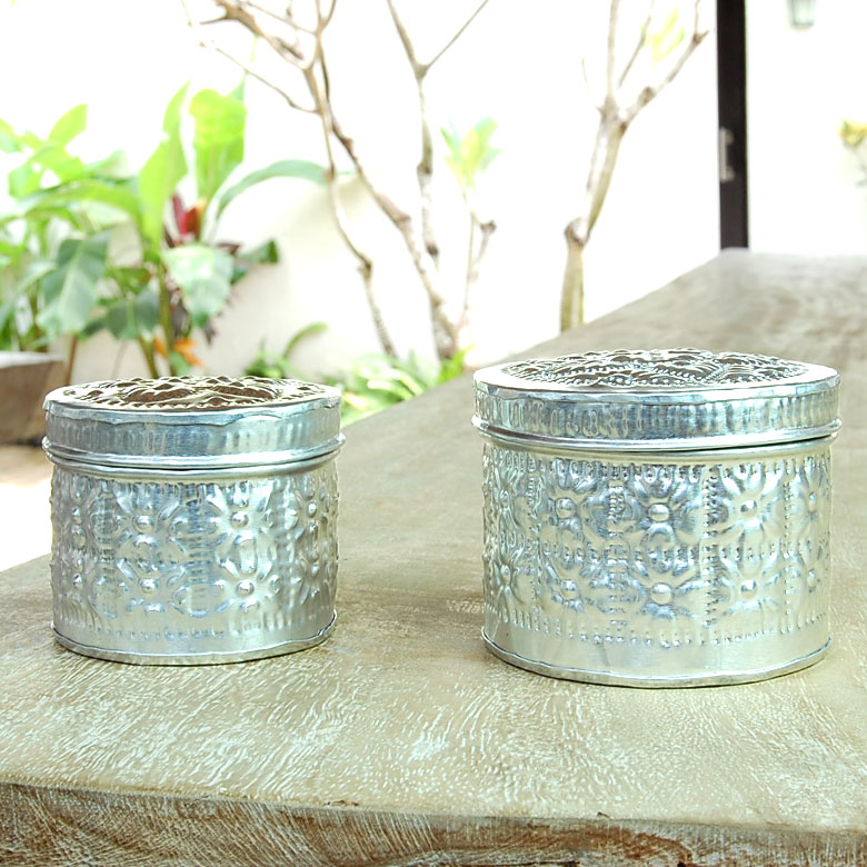 MとLの２サイズ展開